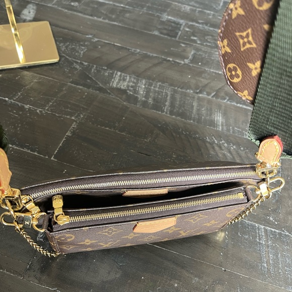 LOUIS VUITTON Multi Pochette Accessories Bag - Picture 15 of 16